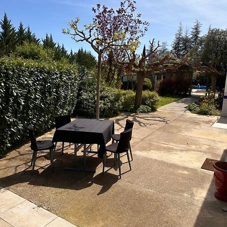 Villa Mas Des Reves - Piscine - Cloture à Arpaillargues-et-Aureillac Extérieur photo